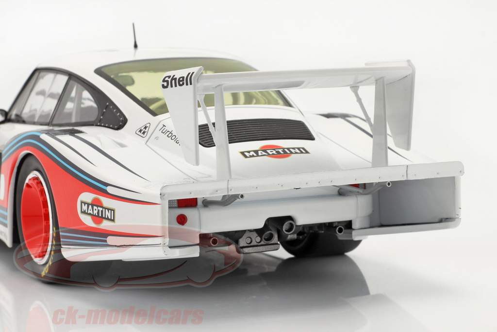 Very attractive: Porsche 935/78 Moby Dick by Solido
