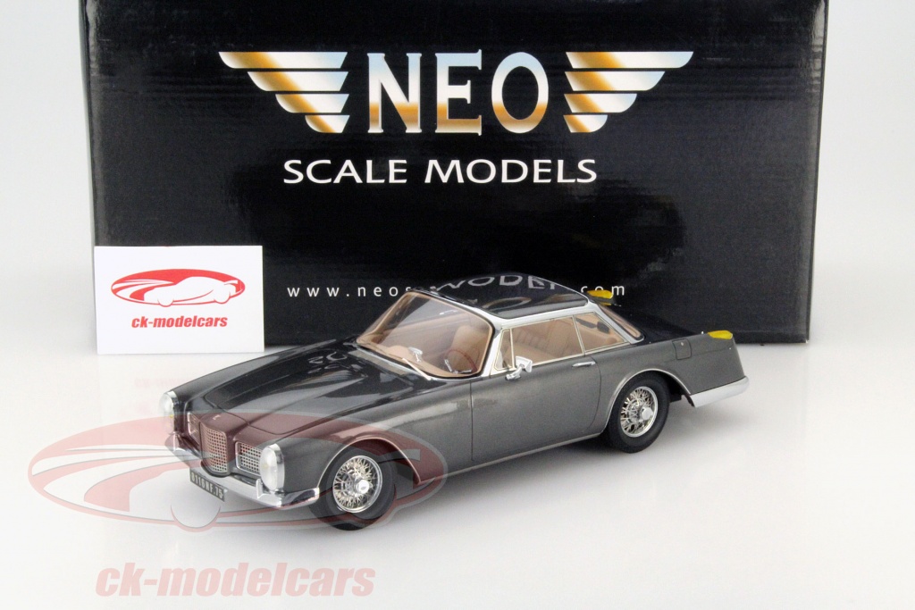 Sun Star 1/18 Scale Diecast - 3752 Facel Vega HK500 Silver