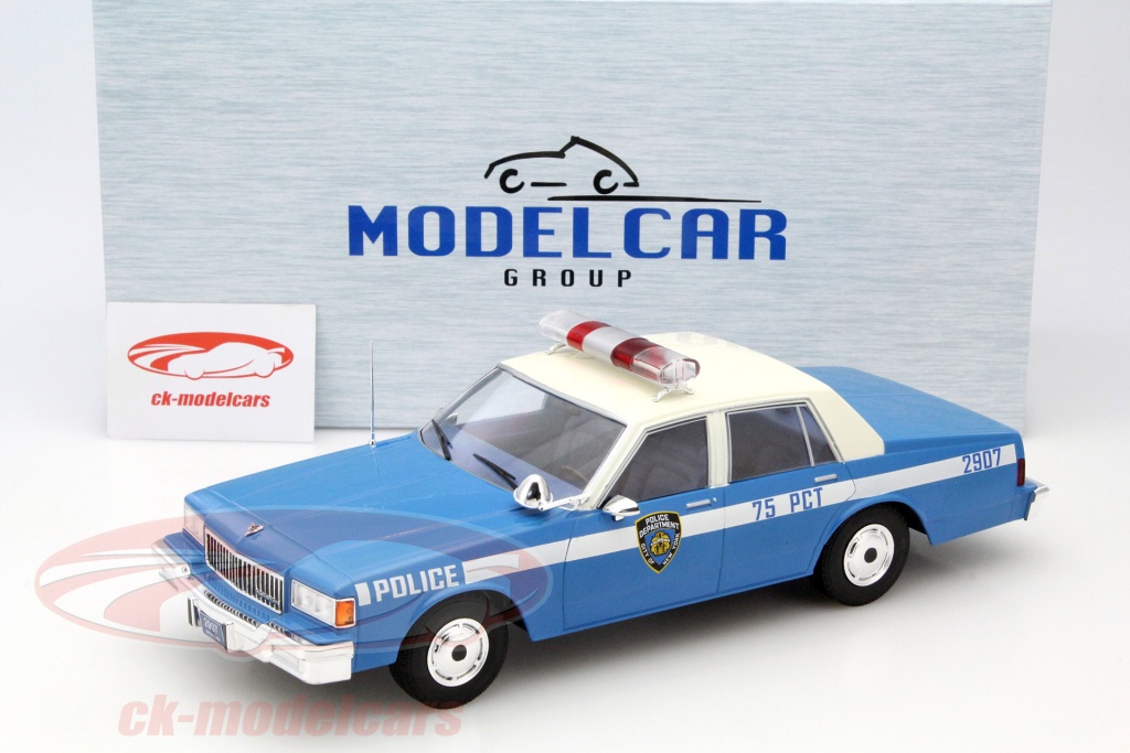 Chevrolet Caprice NYPD 1987 1:18 MCG | Sběratelské modely aut a letadel