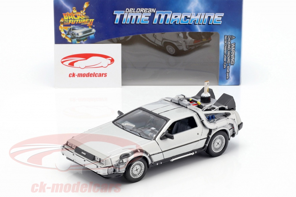 1:24 Scale Delorean DMC Back to the Future 2 II Detailed Welly Diecast Model Car 