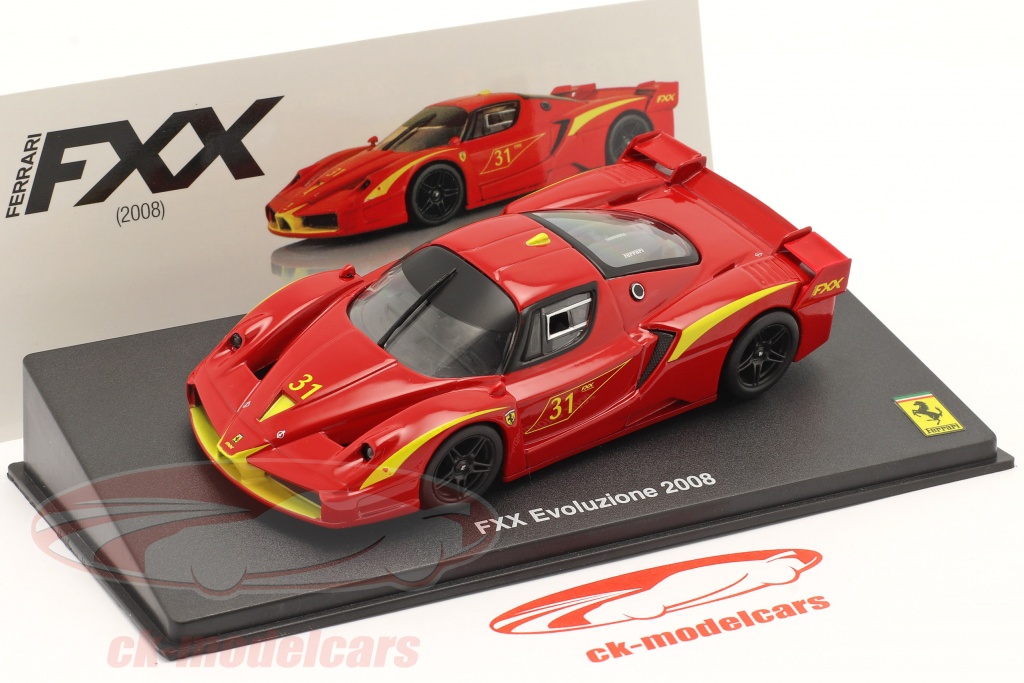 Ferrari FXX Evoluzione 建設年 2008 と ショーケース 赤 / 黄 1:43 Altaya