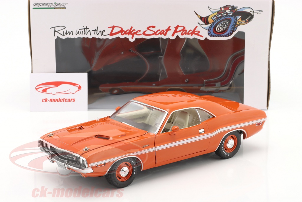 Dodge Challenger R/T 1970 Rouge ERTL 1/18 American Muscle 32016 Miniature