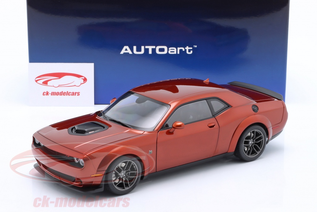 AUTOart 1:18 Dodge Challenger R/T Scat Pack Shaker Widebody 2022 