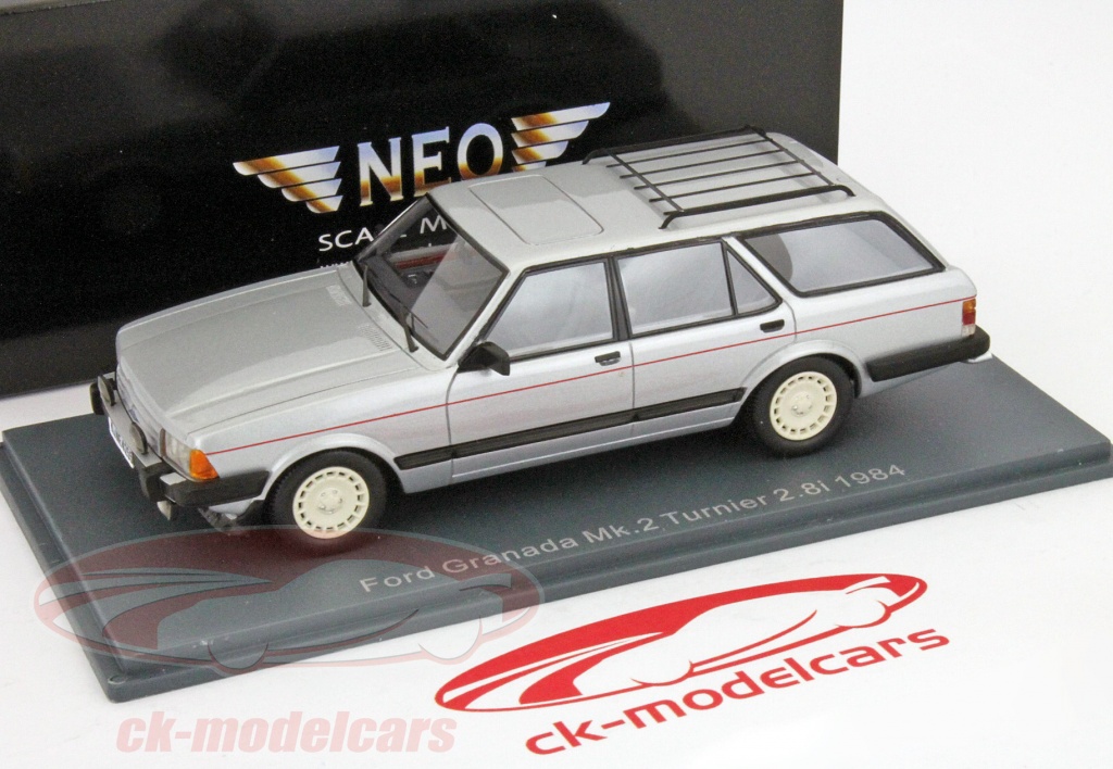 Schuco 1/43 Scale Resin 450914300 - Ford Granada Coupe - Gold/Black